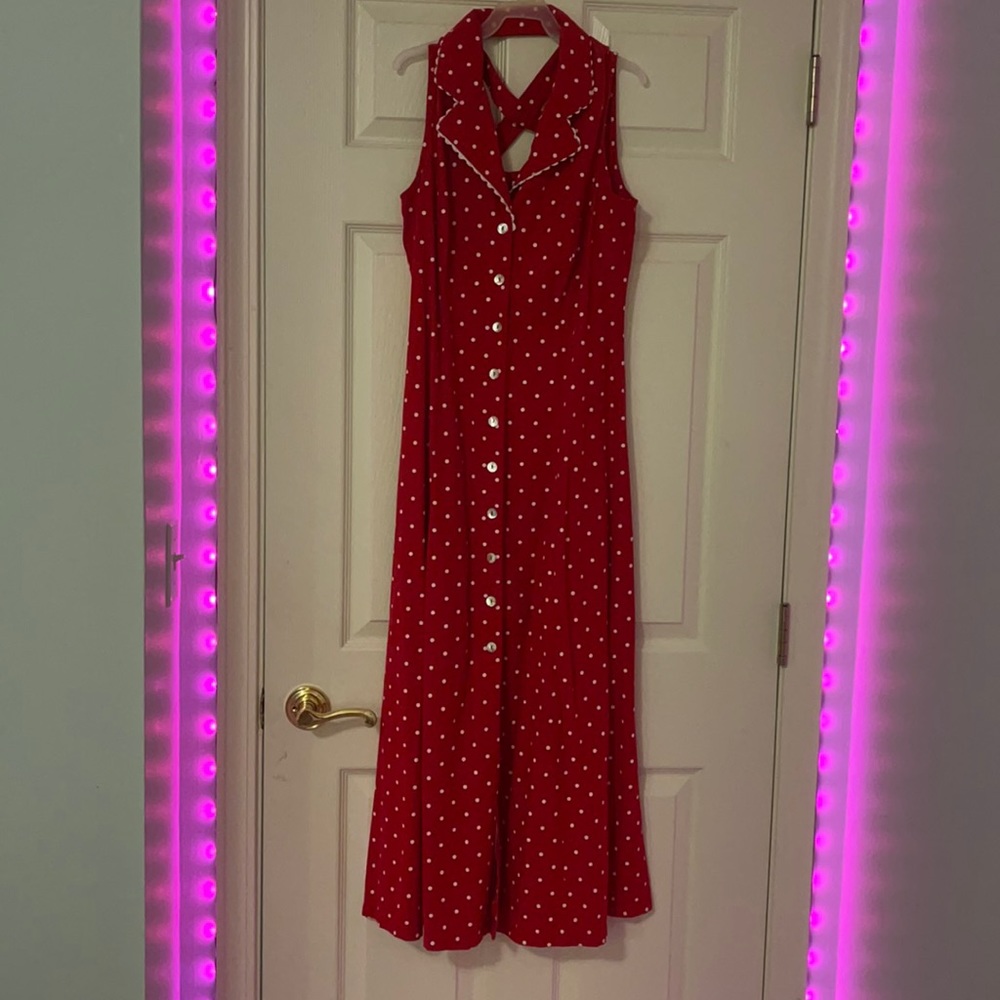 Red and white polka dot buttoned Sheri Martin🌹